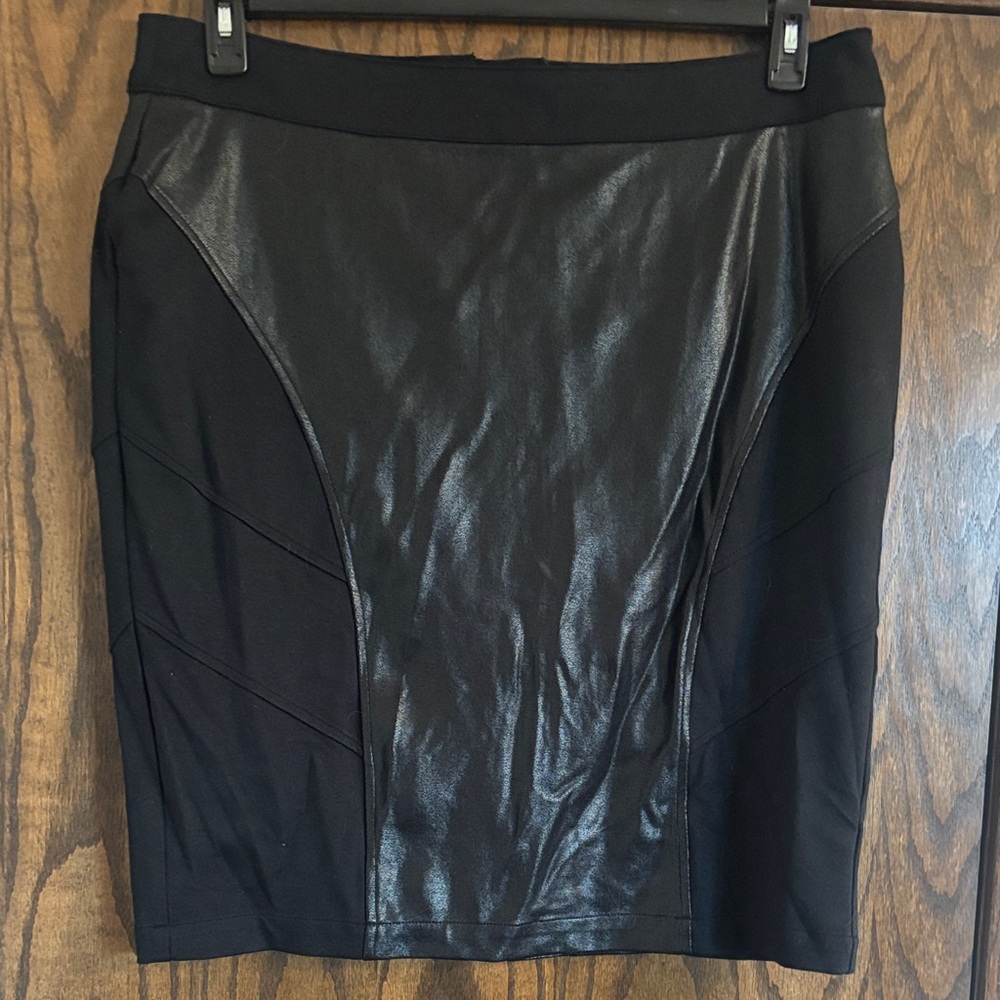 Lane Bryant Faux Leather Details Back Zip Skirt size 20